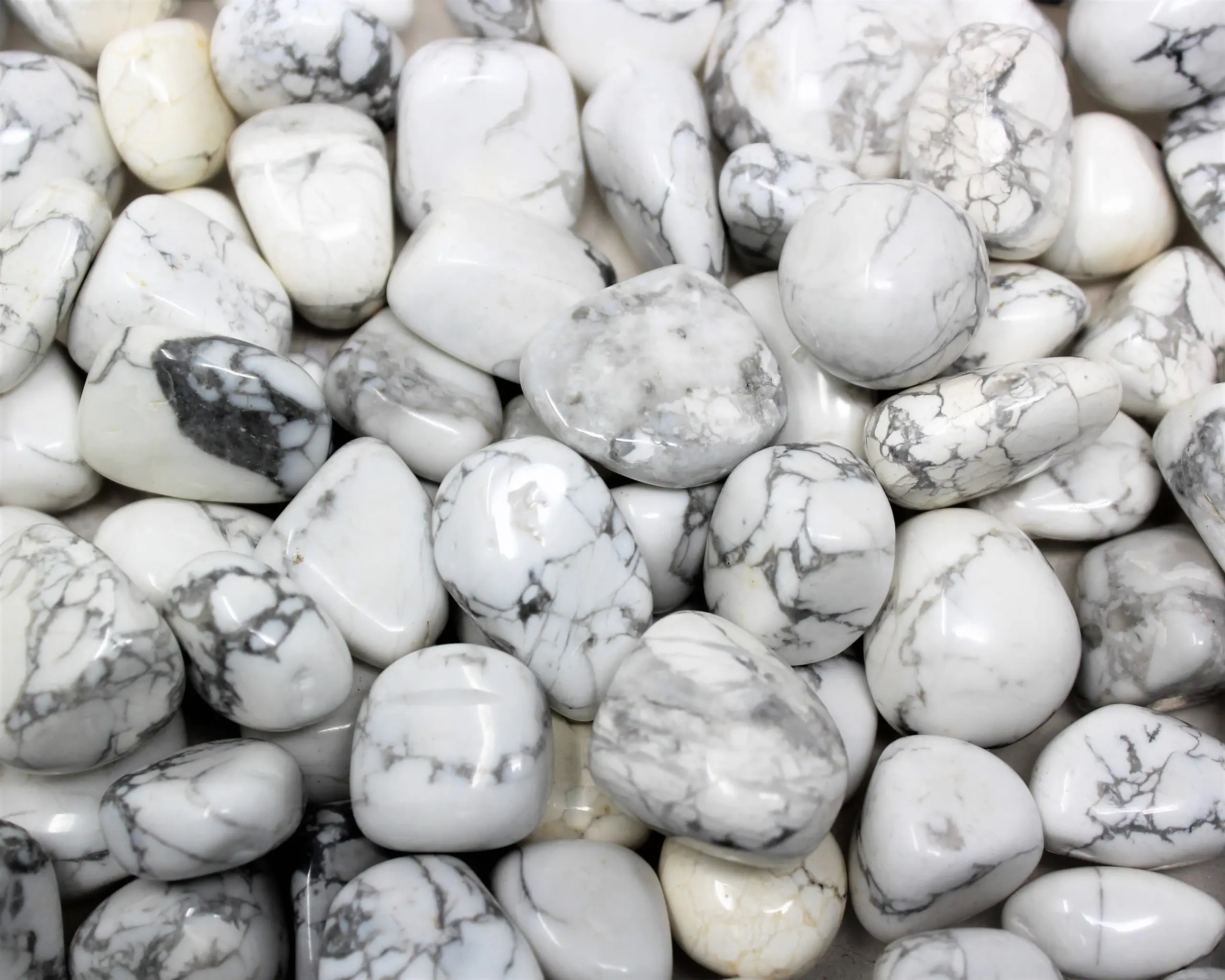 Howlite Tumbles - Image 2